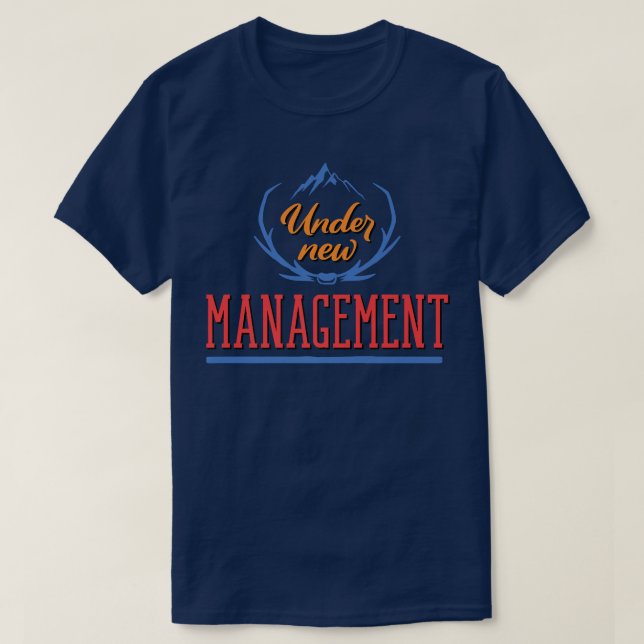 Camiseta Mens Under New Management Funny Bachelor Party  (Diseño del anverso)