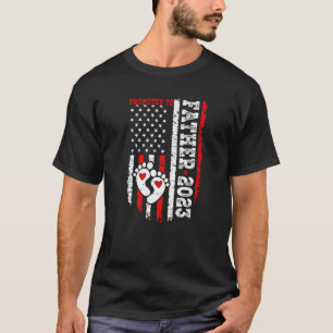 Camiseta Mens Us Flag Promoted To Father Est 2023 Father's 