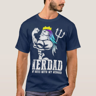 Camiseta Merdad No Se Entretiene Con Mi Sirena Fuerte Nueva