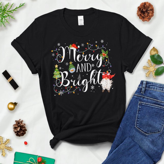 Camiseta Merry and Bright, Women's Christmas Shirt, Merry (Subido por el creador)