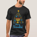 Camiseta Merry Chrismukkah Menorah Christmas Tree Chanukah<br><div class="desc">Merry Chrismukkah Menorah Árbol de Navidad Chanukah Judah</div>