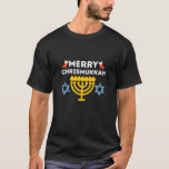 Camiseta Merry Chrismukkah Navidades Menorah Estrella De Da<br><div class="desc">Merry Chrismukkah Navidades Menorah Star Of David Design.Excelente regalo para un cumpleaños,  Navidades y cualquier otro regalo para la ocasión. ¡Parece genial en camisetas cortas y con manga larga y más!</div>