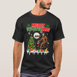 Camiseta Merry Squatchmas Christmas Tree Santa Bigfoot Sasq