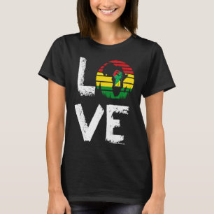 Camiseta Mes de historia negra en la mano y el mapa de LOVE
