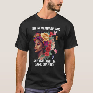 Camiseta Mes de la historia negra Chica afro mariposas flor