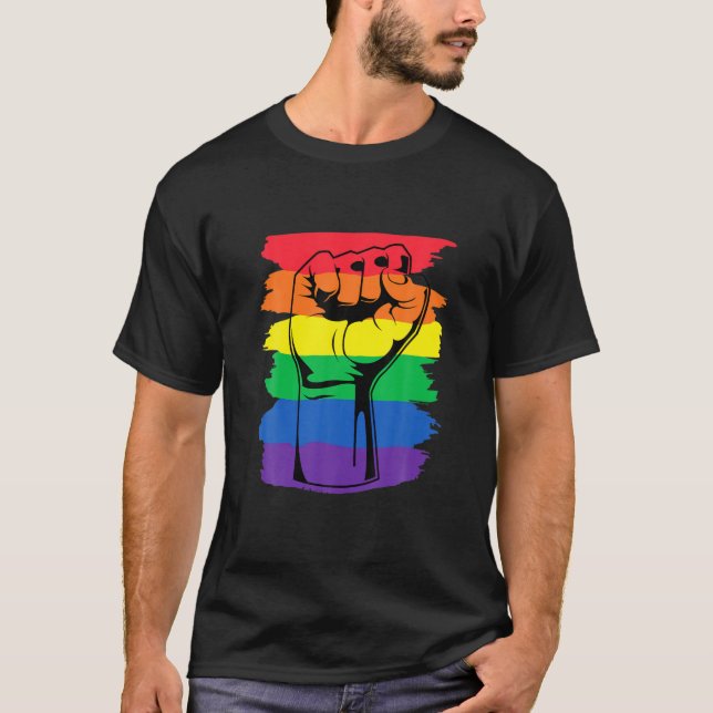 Camiseta Mes de orgullo Merch LGBT Puño arcoiris LGBTQ Orgu (Anverso)