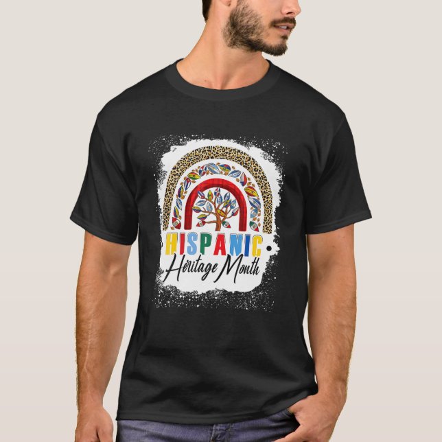 Camiseta Mes del Patrimonio Hispano Arcoiris Bandera de tod (Anverso)