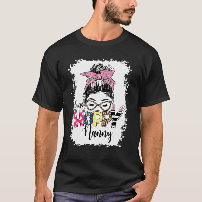 Camiseta Messy Bun Bunny One Hoppy Leopard Happy East (Anverso)