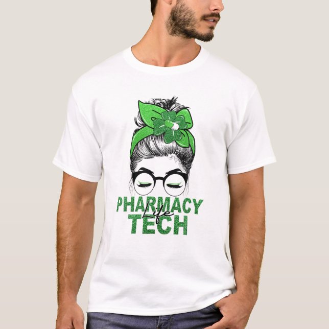 Camiseta Messy Bun Lucky Pharmacy Tech Farmacista St Patric (Anverso)