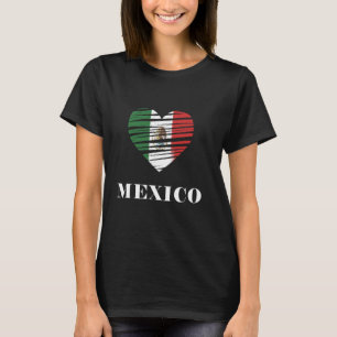 Camiseta México: La bandera mexicana se alza en el camino d