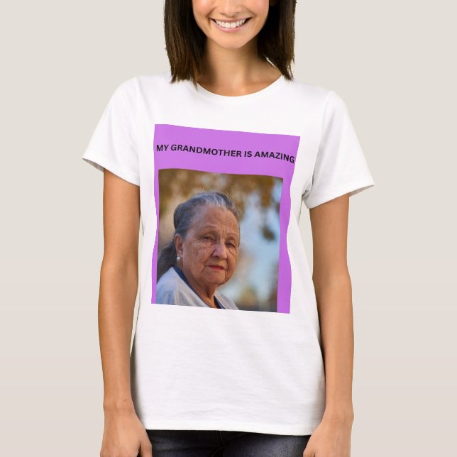 CAMISETA MI ABUELA ES INCREÍBLE (Anverso)