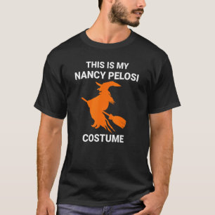 Camiseta Mi abuela Pelosi disfrazada malvada malvada malvad