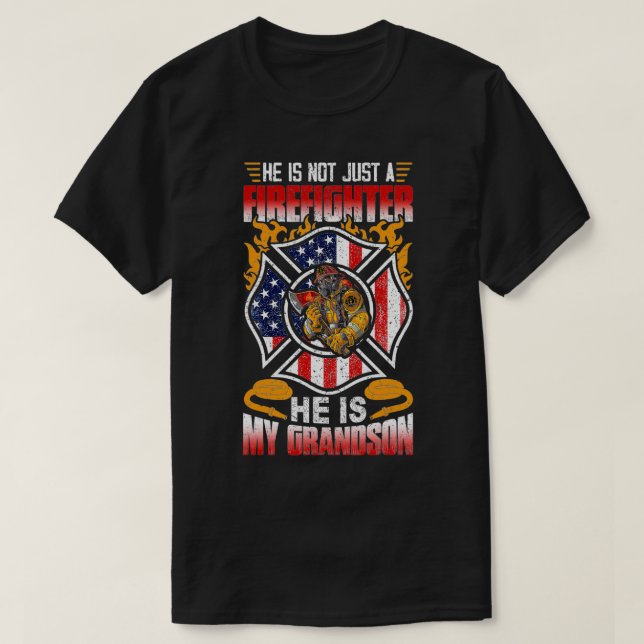 Camiseta Mi Abuelo Es Un Abuelo Orgulloso De Bombero (Diseño del anverso)
