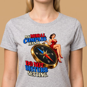 Camiseta Mi brújula moral tiene una configuración de no mol