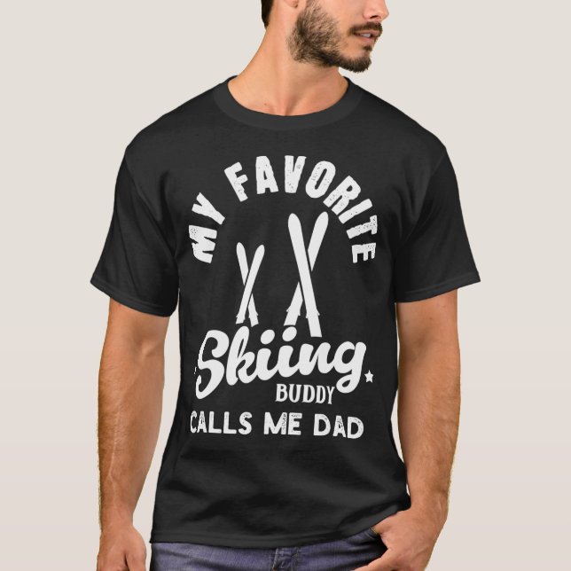 Camiseta Mi compañero favorito de esquí me llama papá (Anverso)