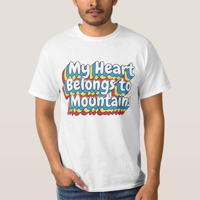 CAMISETA MI CORAZÓN ES DE MONTAÑA (Anverso)