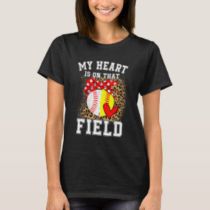 Camiseta Mi corazón está con esa mamá del béisbol