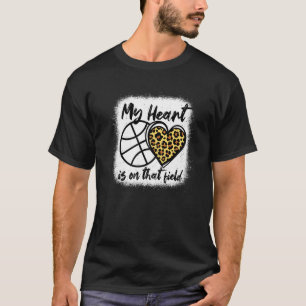 Camiseta Mi corazón está en ese campo de baloncesto mamá ch
