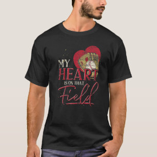 Camiseta Mi Corazón Está En Ese Jugador De Béisbol De Campo