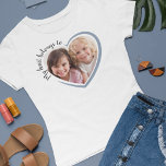 Camiseta Mi corazón pertenece a la foto<br><div class="desc">Este bonito diseño fotográfico en forma de corazón hace el regalo perfecto. **POR FAVOR LEA ANTES DE PEDIR** 1. Si haces cambios y el diseño está recortado o no aparece en la pantalla, por favor utiliza el servicio de diseño en vivo para ayudarle a arreglarlo. 2. Su pedido va directamente...</div>