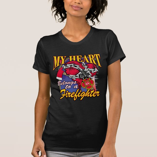 Camiseta Mi corazón pertenece a un bombero (Anverso)