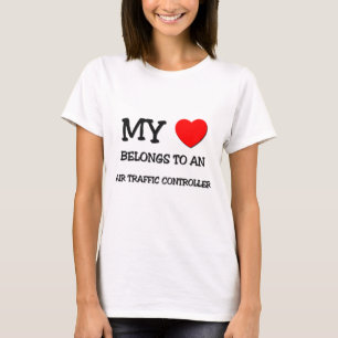 Camiseta Mi corazón pertenece a un CONTROLADOR AÉREO