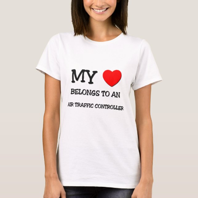 Camiseta Mi corazón pertenece a un CONTROLADOR AÉREO (Anverso)