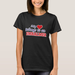 Camiseta Mi corazón pertenece a un Embalmer