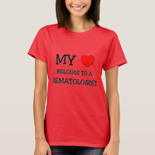 Camiseta Mi Corazón Pertenece A Un HEMATÓLOGO