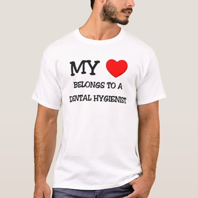 Camiseta Mi Corazón Pertenece A Un HIGIENISTA DENTAL (Anverso)