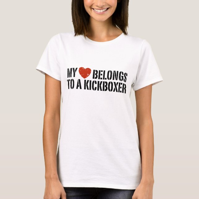 Camiseta Mi corazón pertenece a un Kickboxer (Anverso)