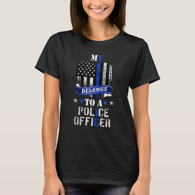 Camiseta Mi Corazón Pertenece A Un Oficial De Policía. (Anverso)