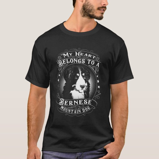 Camiseta Mi Corazón Pertenece A Un Perro De Montaña Bernés (Anverso)