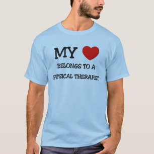Camiseta Mi corazón pertenece a un TERAPEUTA FÍSICO