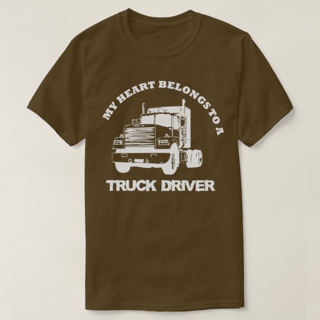 Camiseta Mi corazón pertenece a una camionera camionera (Diseño del anverso)