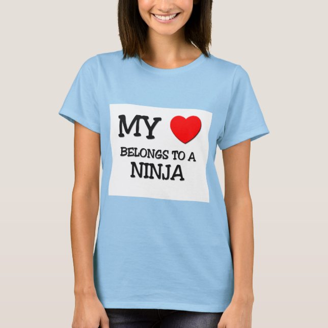 Camiseta Mi Corazón Pertenece A Una NINJA (Anverso)