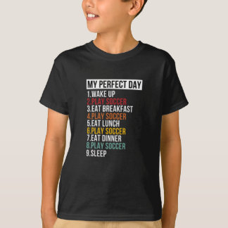 Camiseta Mi día perfecto jugando fútbol