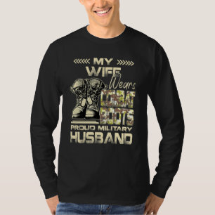 Camiseta Mi esposa lleva botes de combate Orgulloso Esposo