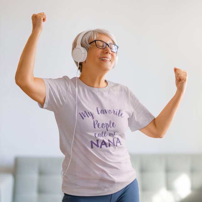 Camiseta Mi gente favorita me llama abuela graciosa de Nana (Subido por el creador)