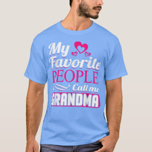 Camiseta Mi gente favorita me llama diseño de abuela 