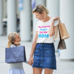 Camiseta Mi gente favorita me llama mamá