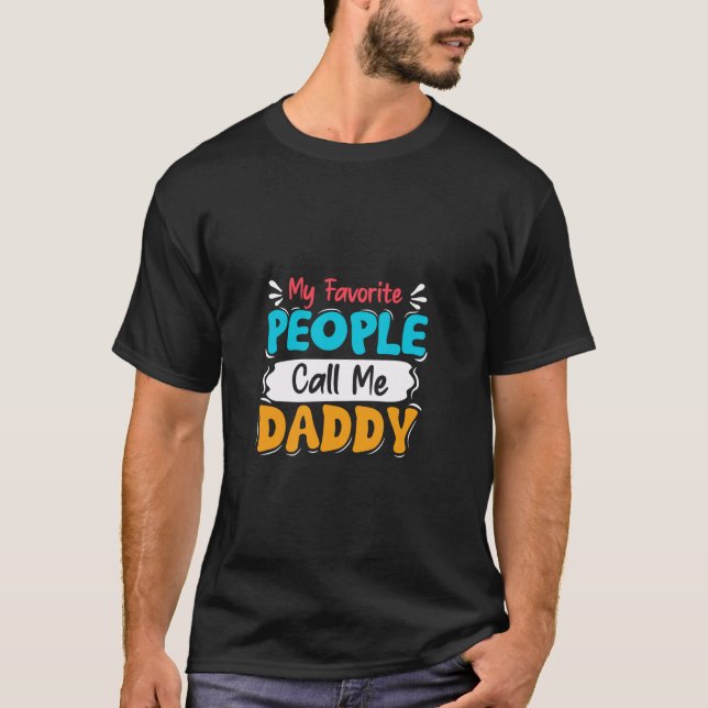 Camiseta Mi Gente Favorita Me Llama Papá Abuelo Carto (Anverso)