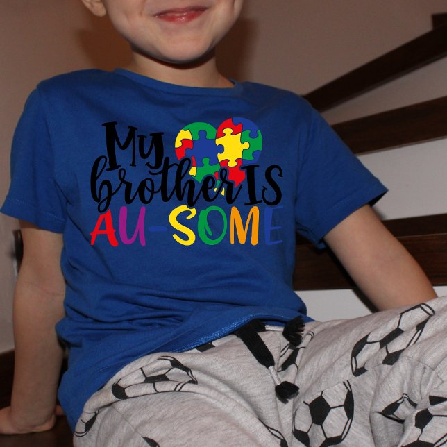 Camiseta Mi hermano es un hombre, un orgulloso hermano auti (Subido por el creador)