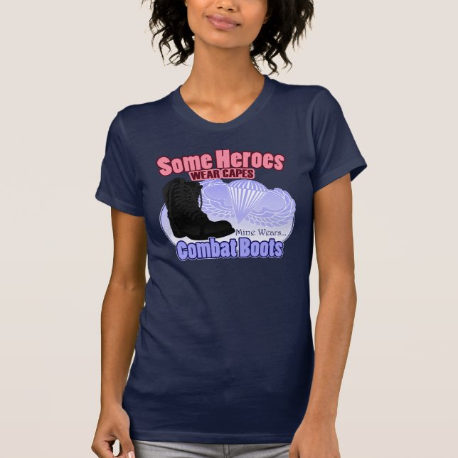 Camiseta Mi héroe usa botes de combate (Anverso)