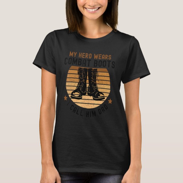 Camiseta Mi héroe usó botes de combate Día del Padre 2022 (Anverso)