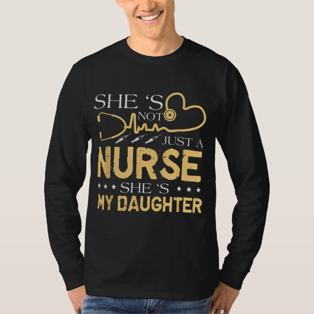 Camiseta Mi hija es madre de una enfermera orgullosa RN LP (Anverso)