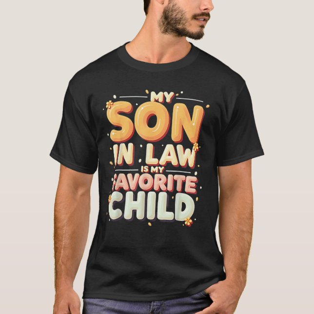 Camiseta Mi Hijo De Derecho Es Mi Familia Alegre Favorita (Anverso)