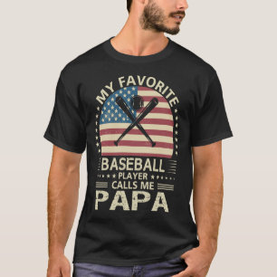 Camiseta Mi jugador favorito de béisbol me llama bandera de