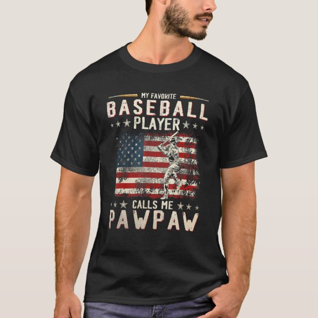 Camiseta Mi jugador favorito de béisbol me llama bandera de (Anverso)