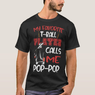 Camiseta Mi jugador favorito de T-Ball masculino me llama P